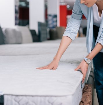 Gesunder Schlaf: Warum die richtige Matratze zur Prävention von Rückenschmerzen beiträgt